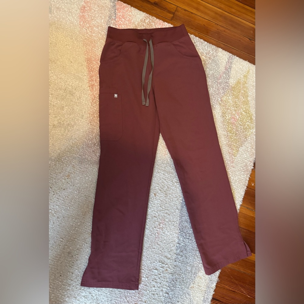 Figs women’s Kade cargo scrub pants. Color is like a light maroon